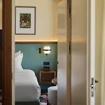 酒店 Duo Lisbon, Curio Collection By Hilton 4*