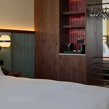 酒店 Duo Lisbon, Curio Collection By Hilton 4*