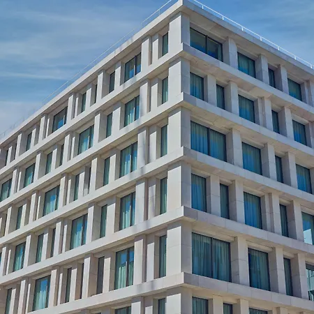 Duo Lisbon, Curio Collection By Hilton Готель 4*