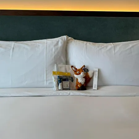 Отель Duo Lisbon, Curio Collection By Hilton