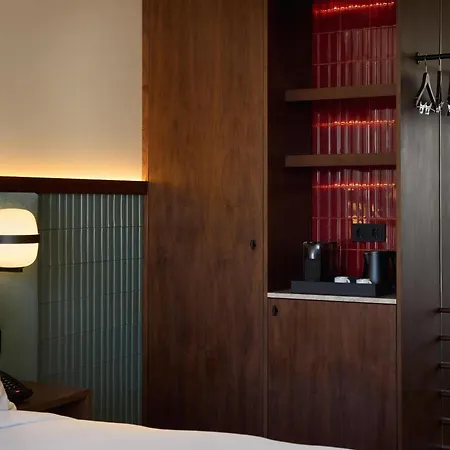 Готель Duo Lisbon, Curio Collection By Hilton 4*