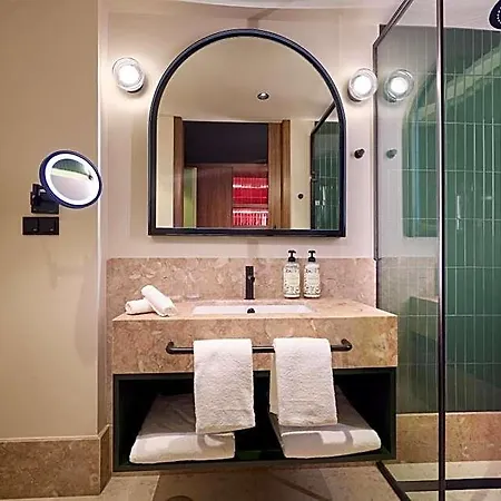 Hotel Duo Lisbon, Curio Collection By Hilton Lisboa