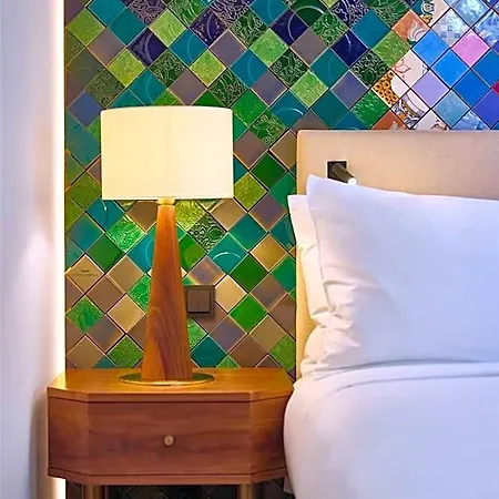 酒店 Duo Lisbon, Curio Collection By Hilton 4*