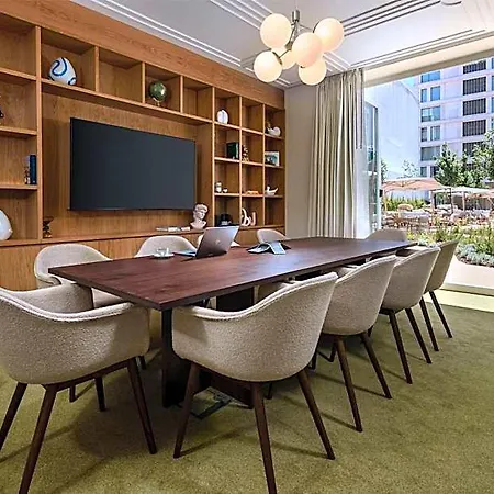 Готель Duo Lisbon, Curio Collection By Hilton 4*