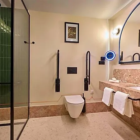 Duo Lisbon, Curio Collection By Hilton
