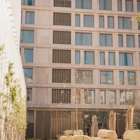 Отель Duo Lisbon, Curio Collection By Hilton Лиссабон