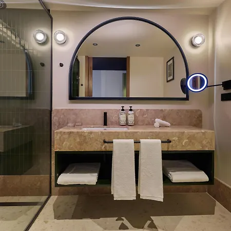 Duo Lisbon, Curio Collection By Hilton 4* Лиссабон