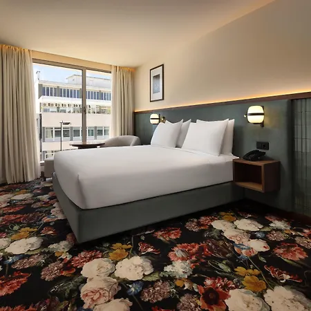 Duo Lisbon, Curio Collection By Hilton 4*