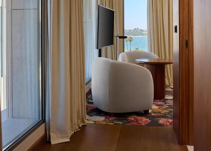 Duo Lisbon, Curio Collection By Hilton Lisboa