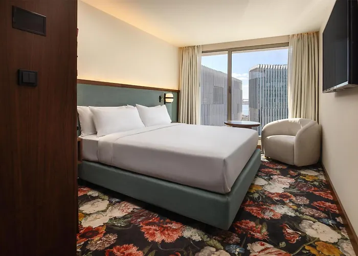 Hotel Duo Lisbon, Curio Collection By Hilton 4*