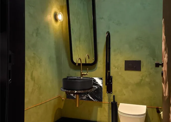 Duo Lisbon, Curio Collection By Hilton