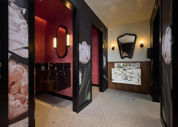 Duo Lisbon, Curio Collection By Hilton Lisboa