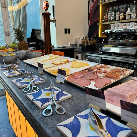 Duo Lisbon, Curio Collection By Hilton