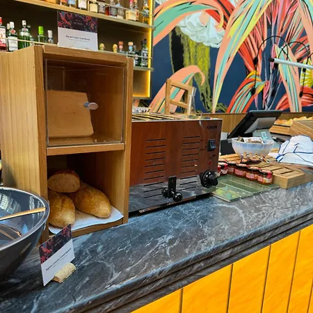 ホテル Duo Lisbon, Curio Collection By Hilton