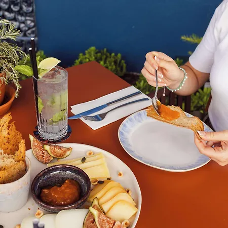 ホテル Duo Lisbon, Curio Collection By Hilton リスボン